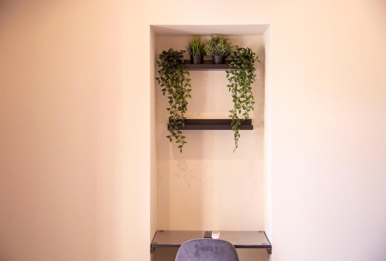 Ad Suites Tritone Rome Bagian luar foto