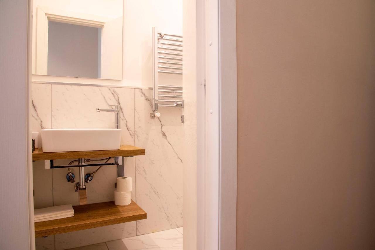 Ad Suites Tritone Rome Bagian luar foto
